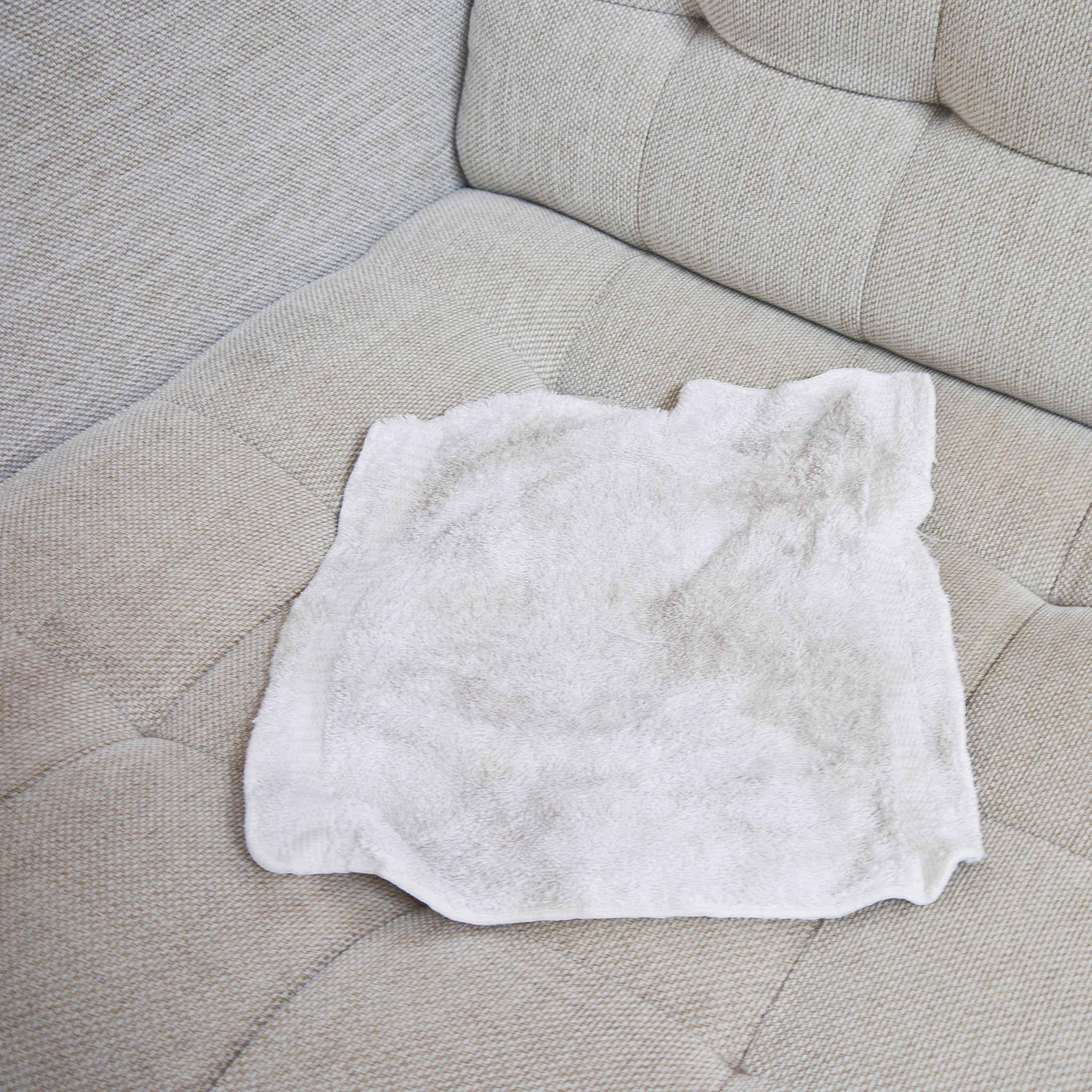 Cách giặt ghế sofa vải lanh